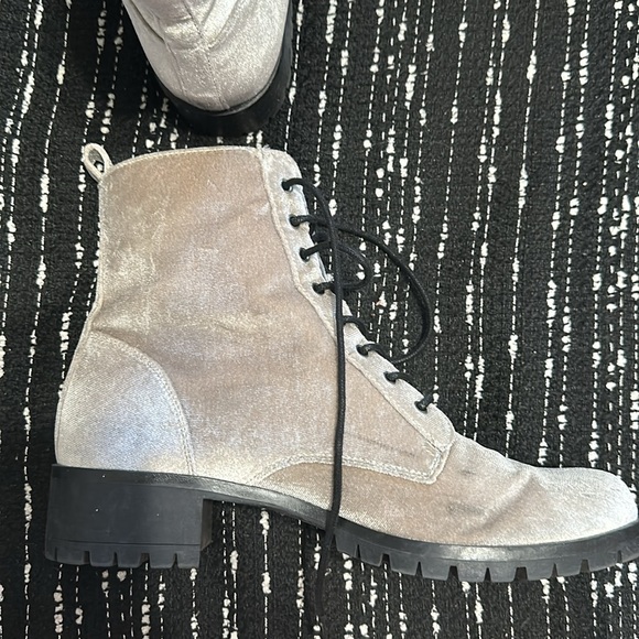 Dolce Vita silver velvet combat boot size 10 - Picture 4 of 10